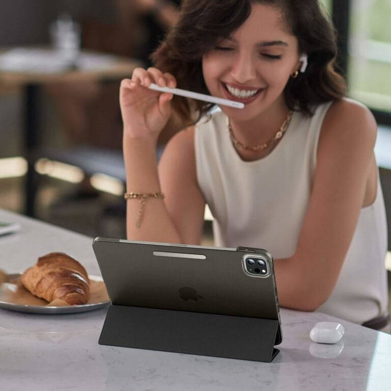 ESR Trifold Case iPad Pro 13 (2024) thumbnail 6