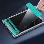 ESR Ultra-Tempered-Glass Screen Protector iPad Pro 13 (2024) - Image 2